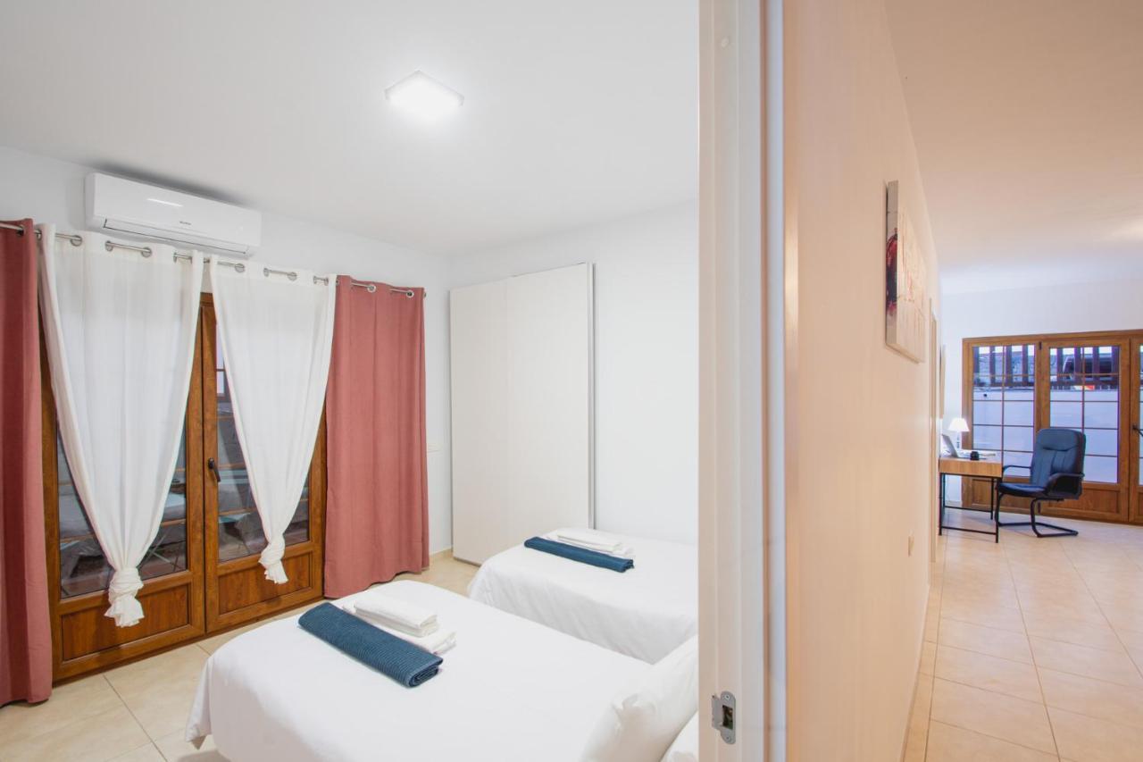 Villa Vista Rey - 6 Bedroom - Heated Pool - Amazing Views - Pool Table - Vista Lobos - Playa Blanca Exteriör bild